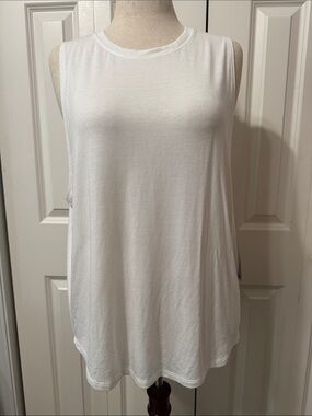 Athleta White Sleeveless Crew Neck Tank